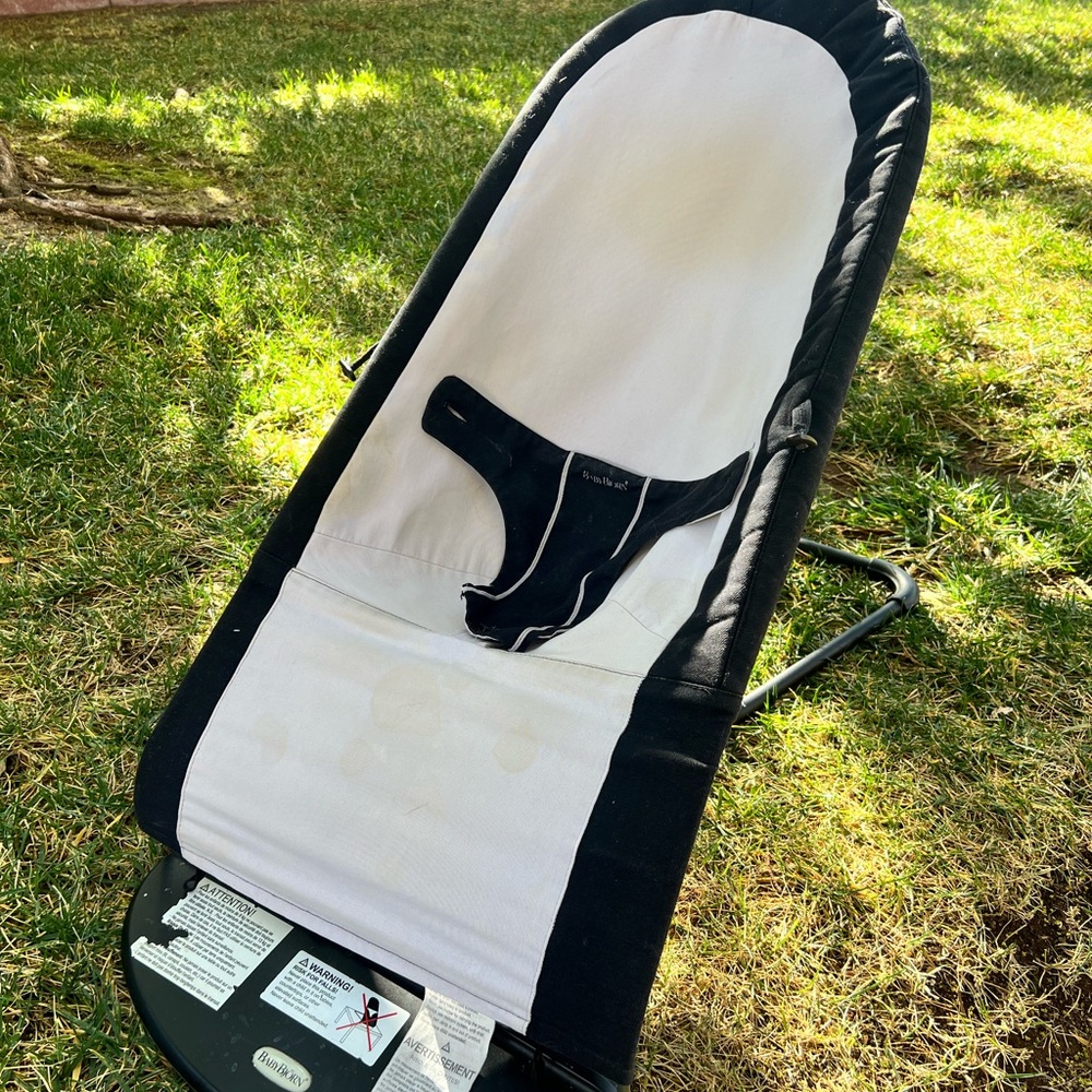 BabyBjörn Black and White Bouncer